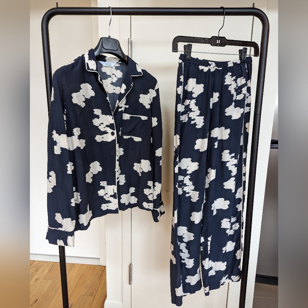 & Other Stories navy and cremam abstract pattern pajama set size 4